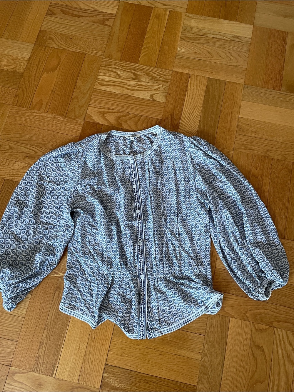 Max Studio Balloon Sleeve Blouse Size Small NEW no Tag